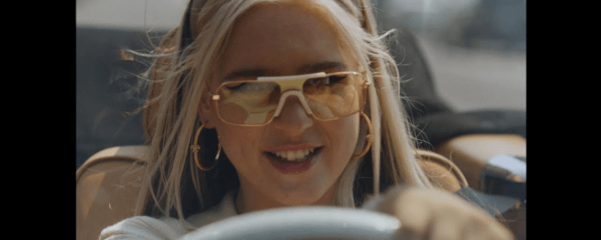 Lydia K&eacute;pinski pr&eacute;sente le vid&eacute;oclip de sa chanson&nbsp;MTL me d&eacute;teste