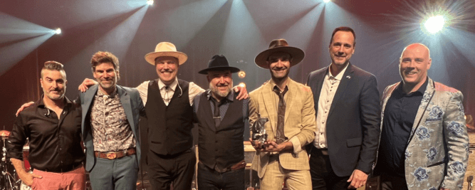 Salebarbes re&ccedil;oit le Prix Acadie-Qu&eacute;bec